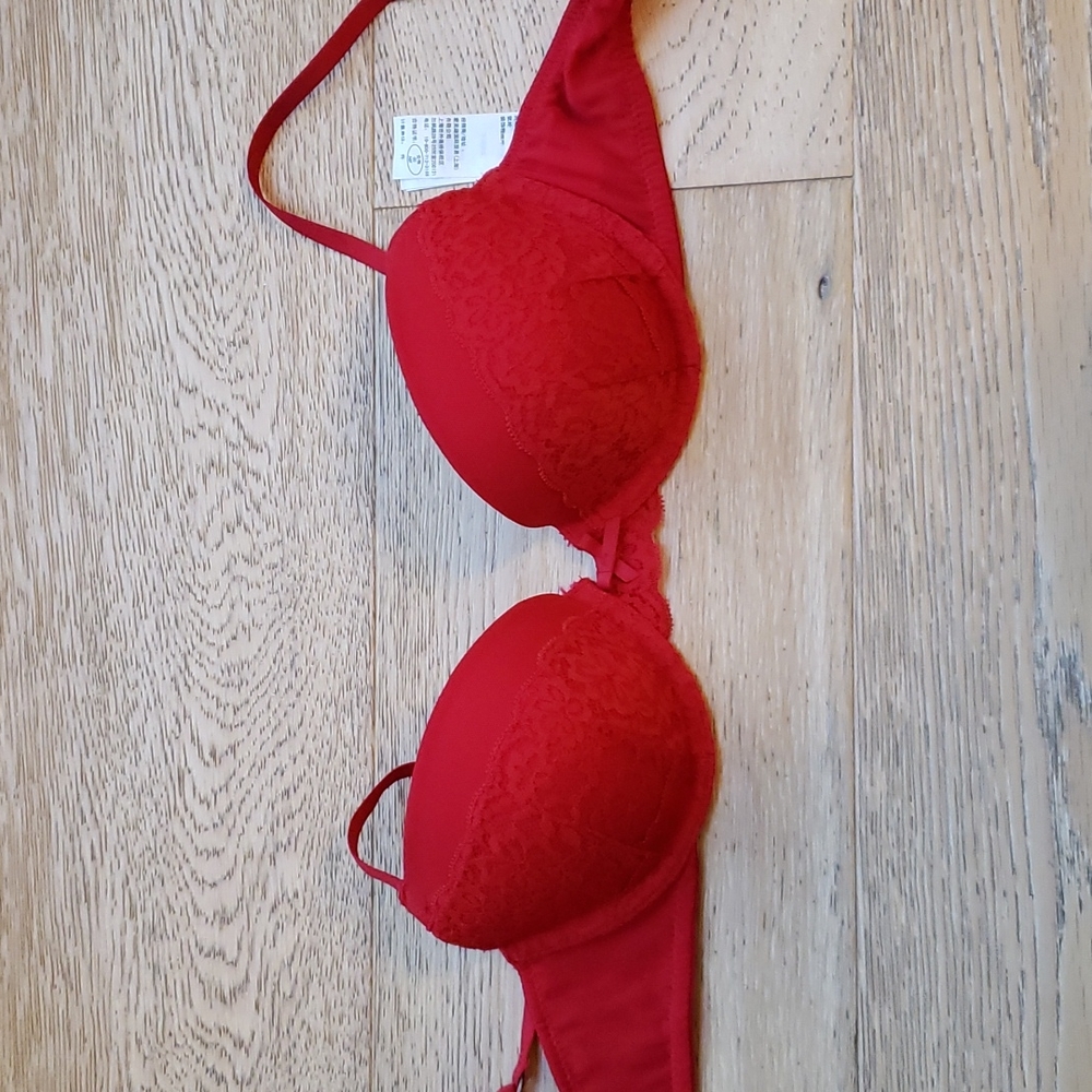 Gilly Hicks lightly lined demi bra 34B red lace